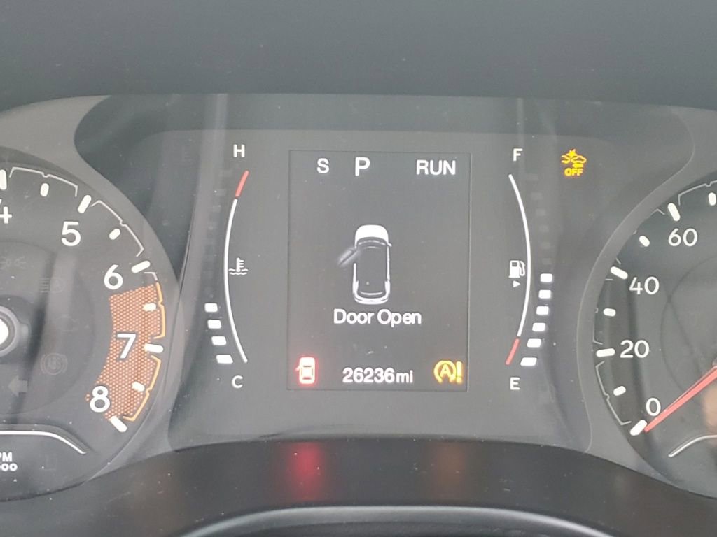 Used 2017 Jeep Renegade Sport w/ Power & Air Group image 12