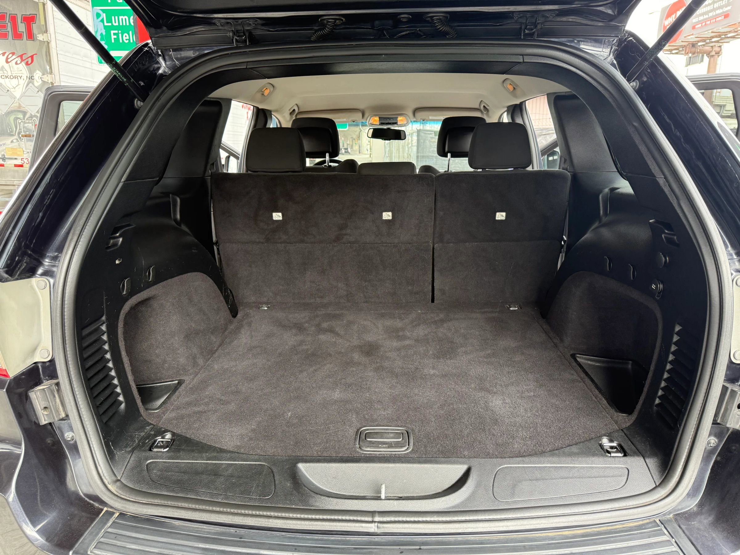 Used 2013 Jeep Grand Cherokee Laredo w/ Laredo E Group image 19