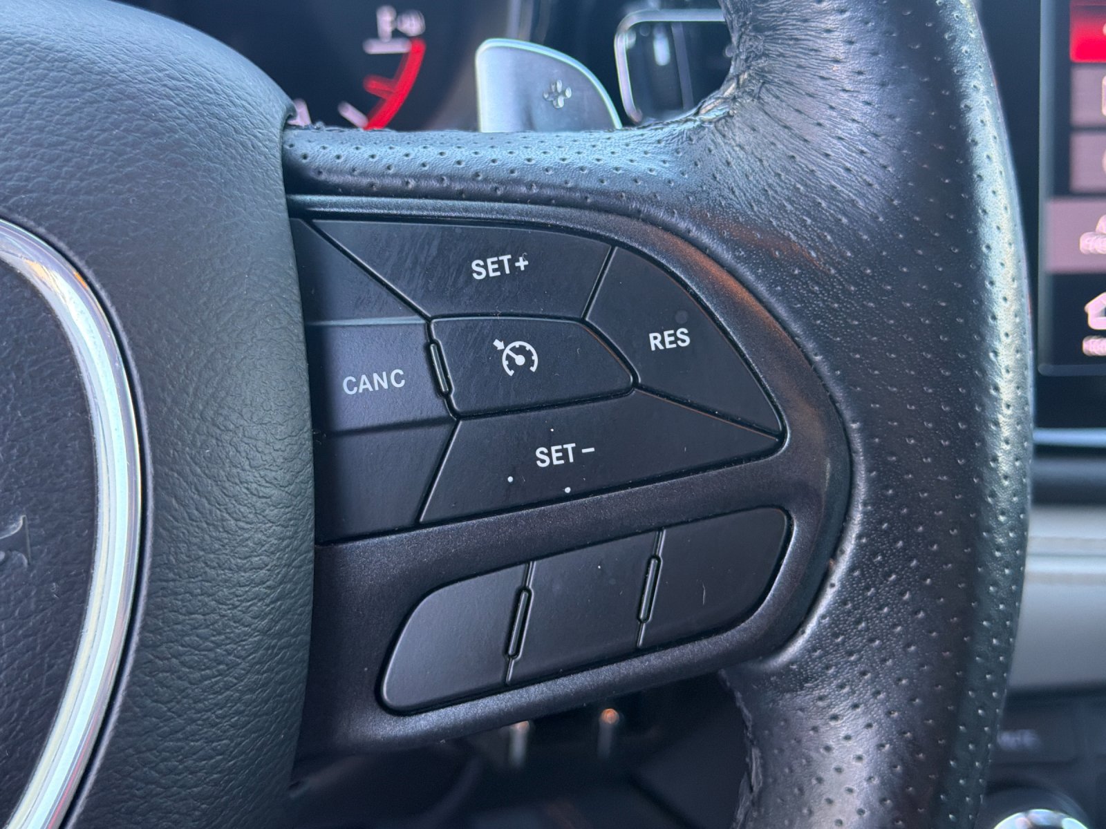 Used 2021 Dodge Durango R/T w/ Tow 'N Go Package AWD/4WD image 31