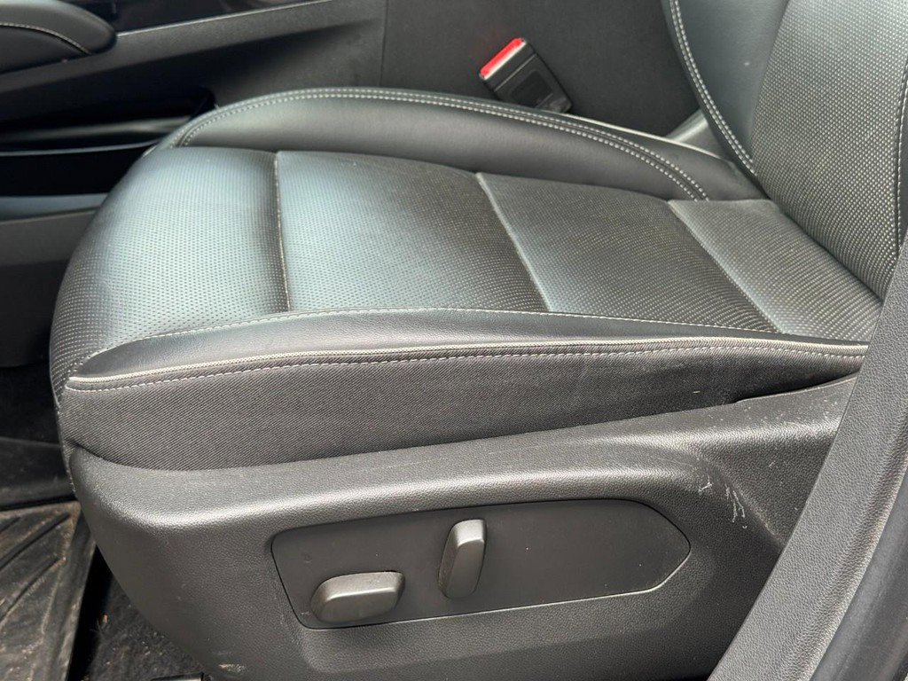 Used 2023 Buick Envision Essence FWD image 26
