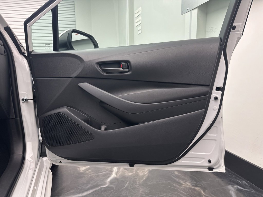 Used 2023 Toyota Corolla LE image 10