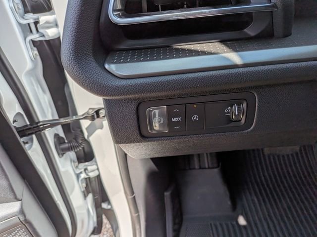 New 2026 Chevrolet Traverse LT w/ Driver Confidence Package FWD image 19