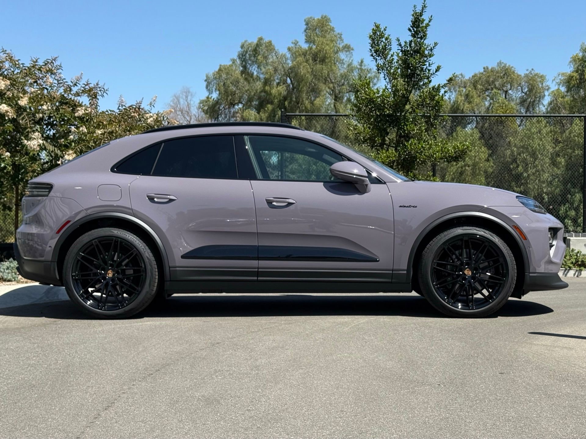 New 2026 Porsche Macan 4S Electric AWD/4WD image 8