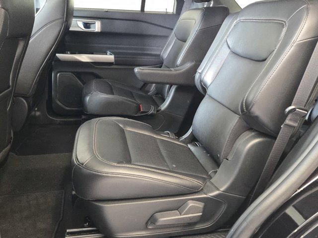 Used 2023 Ford Explorer Limited w/ Equipment Group 301A AWD/4WD image 18