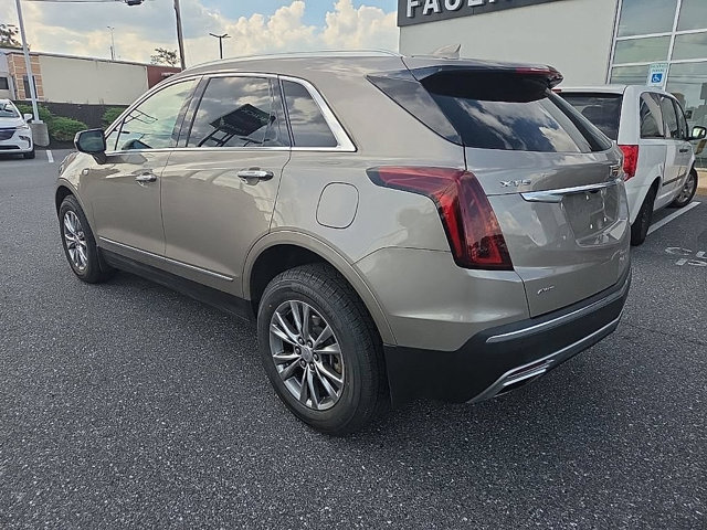 Certified 2022 Cadillac XT5 Premium Luxury AWD/4WD image 3