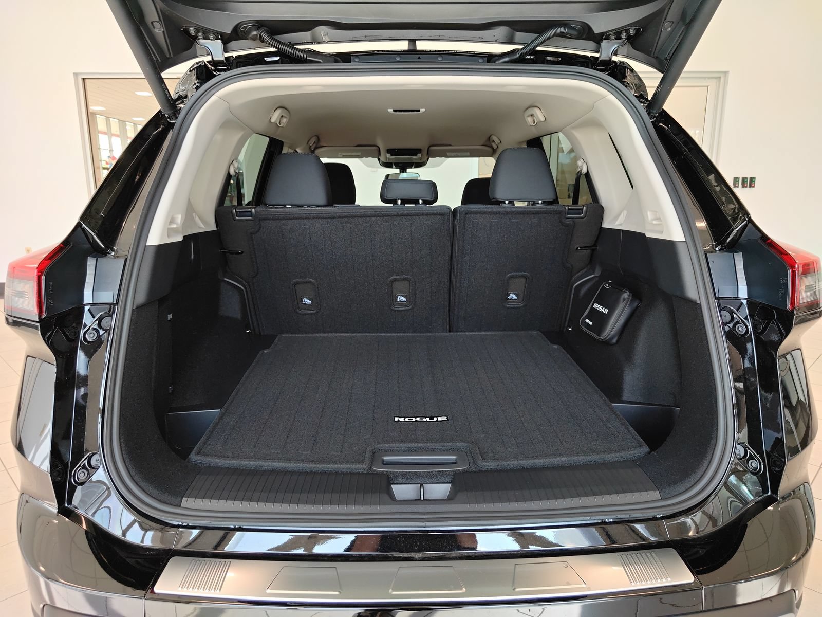 New 2026 Nissan Rogue SV AWD/4WD image 14
