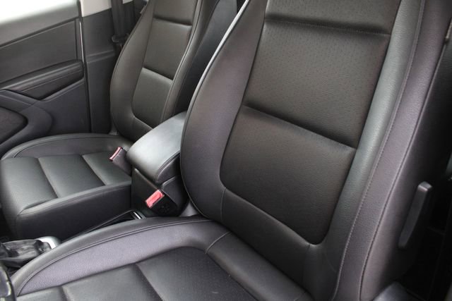 Used 2017 Volkswagen Tiguan S image 4