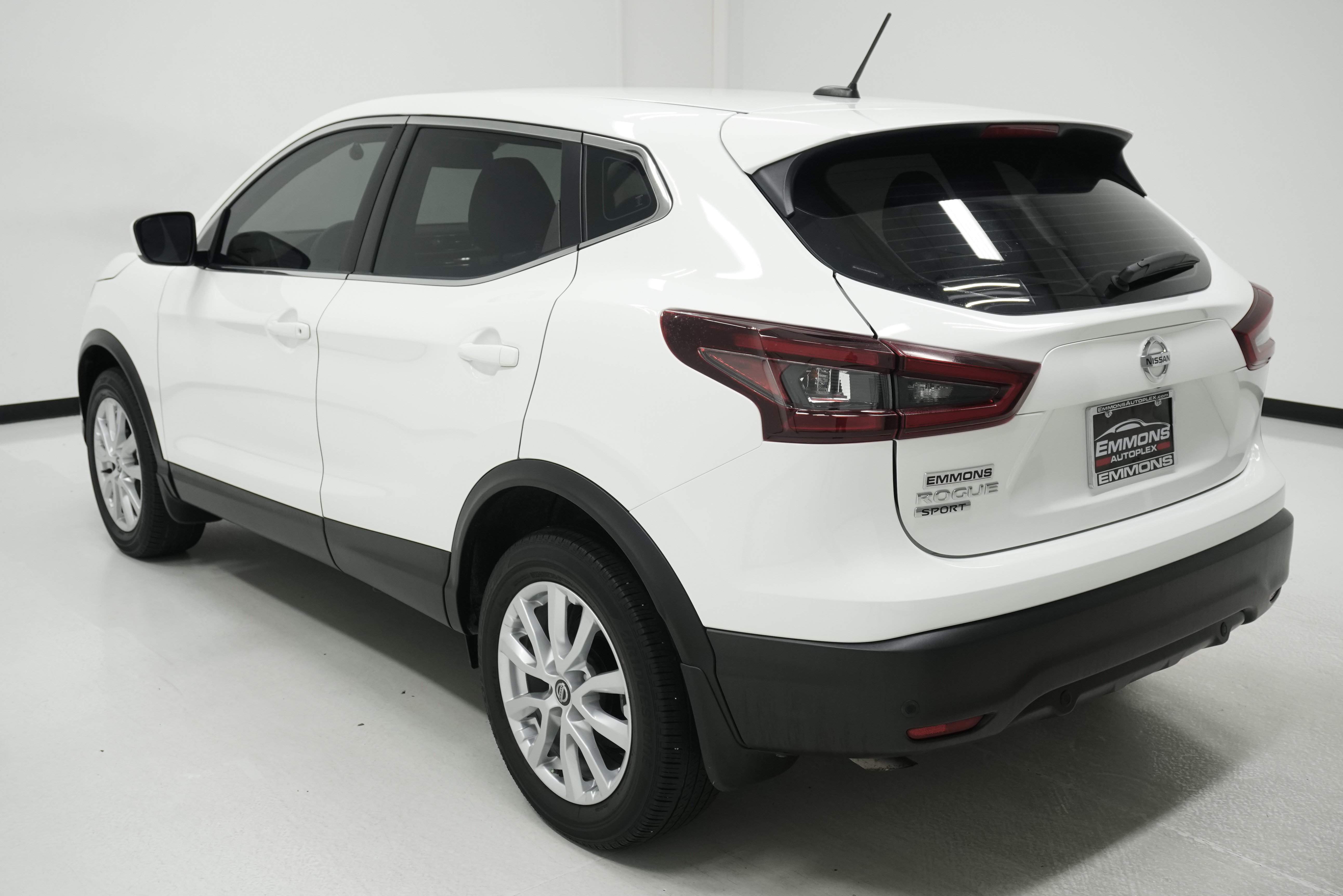 Used 2022 Nissan Rogue Sport S FWD image 6