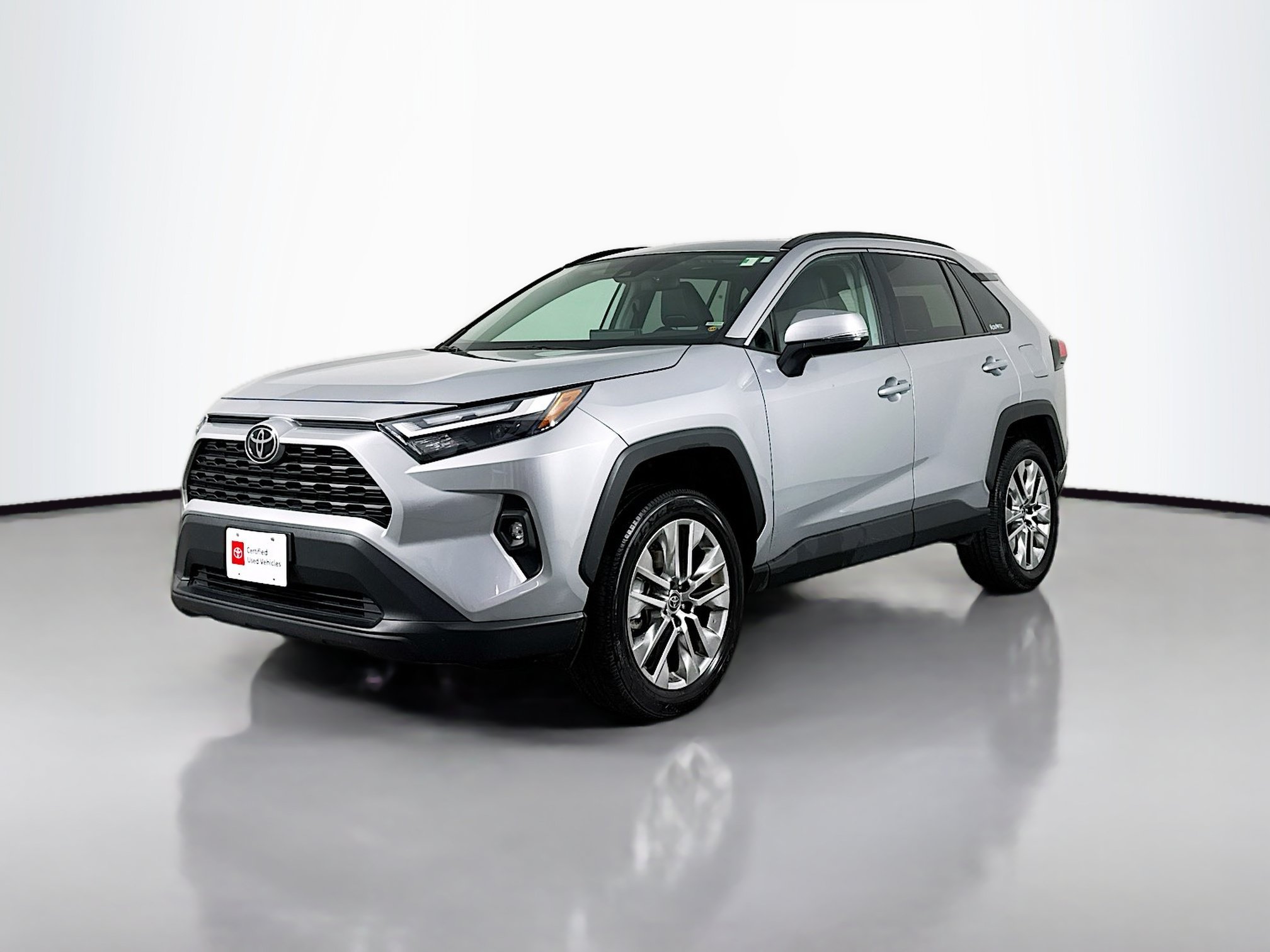 Certified 2025 Toyota RAV4 XLE Premium AWD/4WD image 3