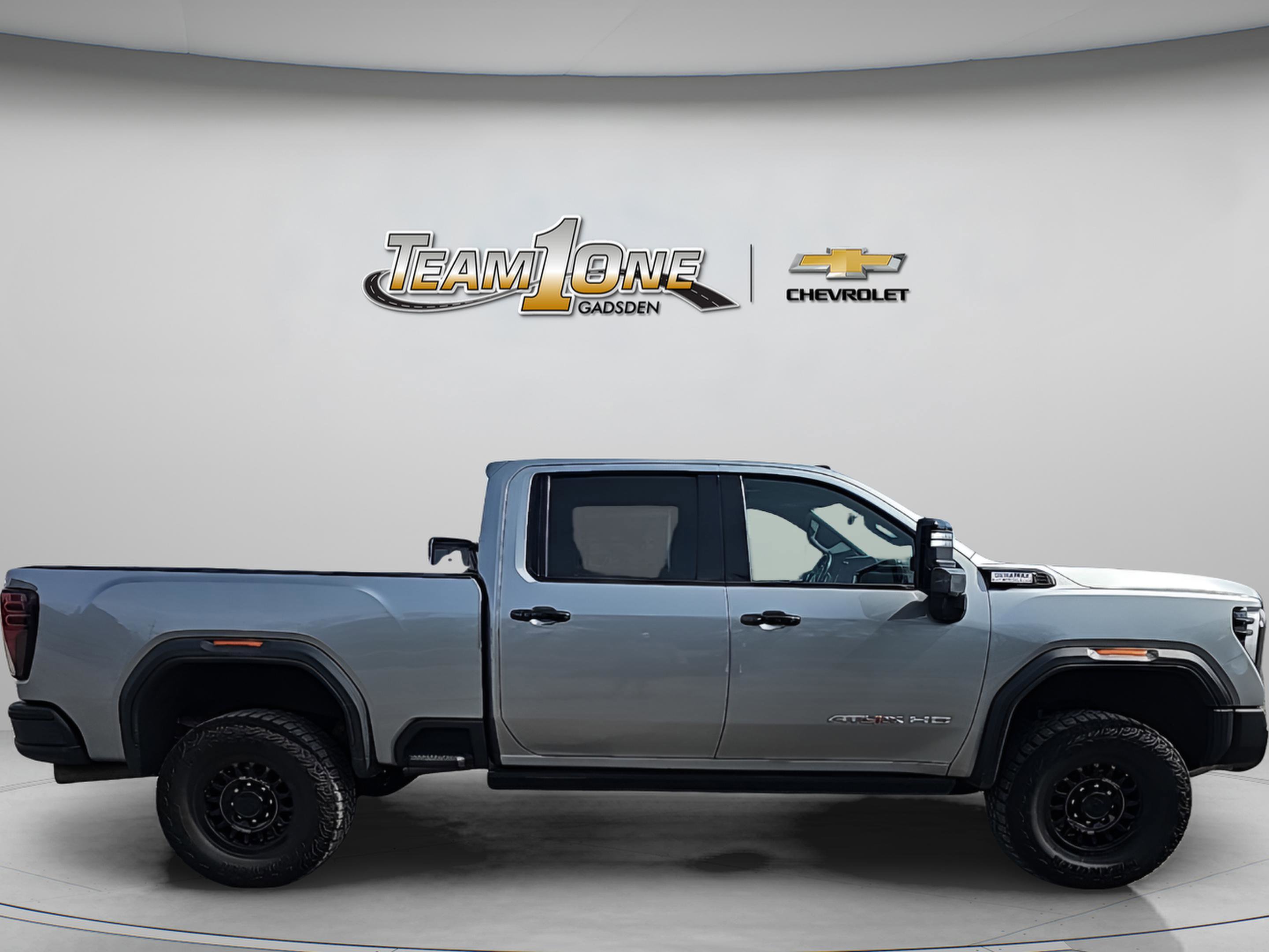 Used 2024 GMC Sierra 2500 AT4X w/ AT4X AEV Edition image 9