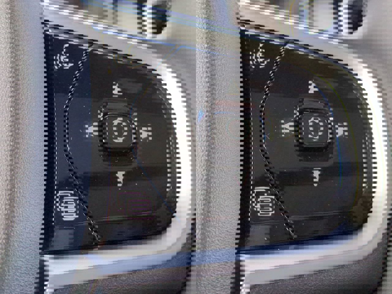 New 2026 Volvo XC90 B6 Plus w/ Protection Package Premier image 25