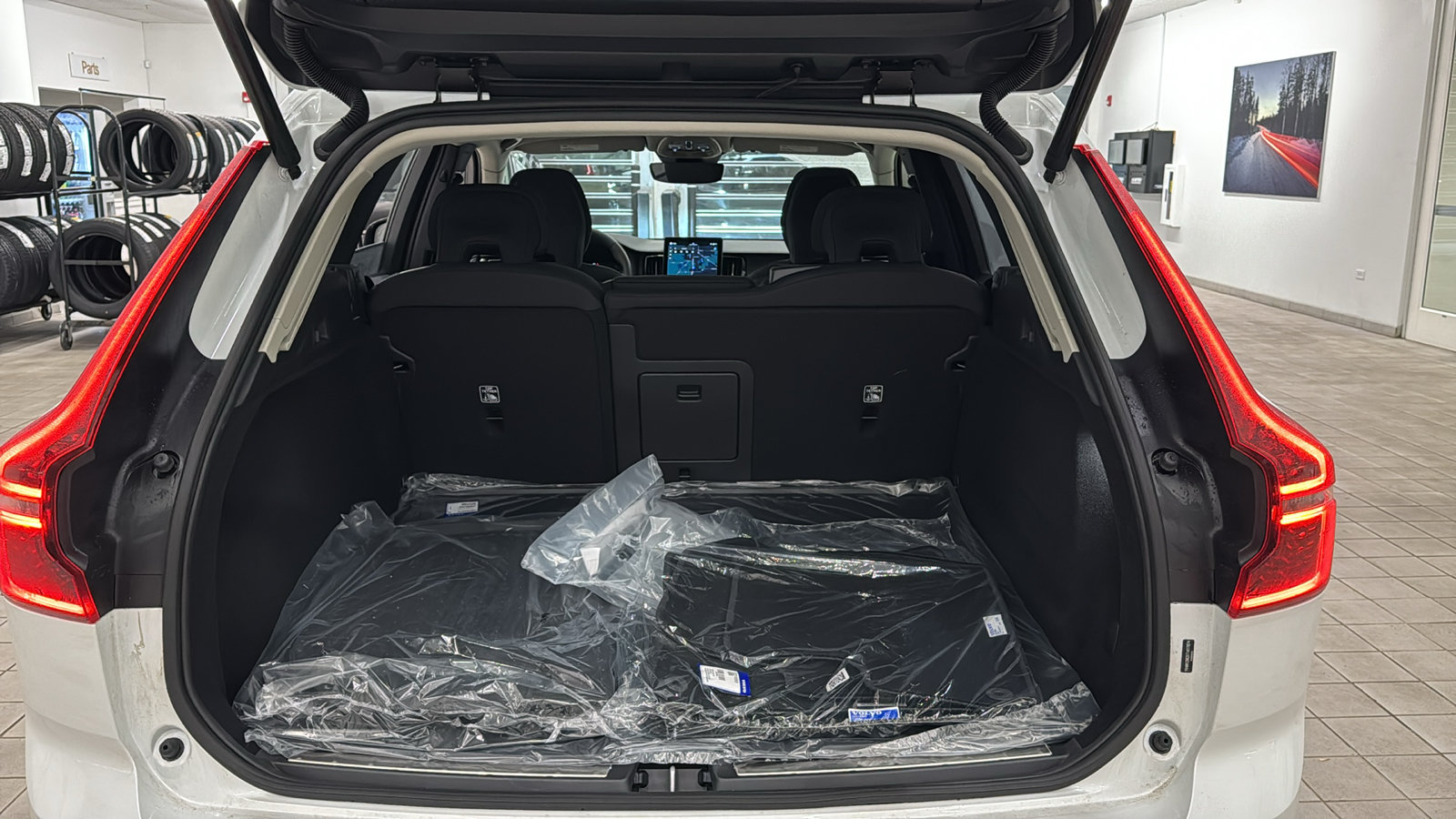 New 2026 Volvo XC60 B5 Plus w/ Climate Package AWD/4WD image 29