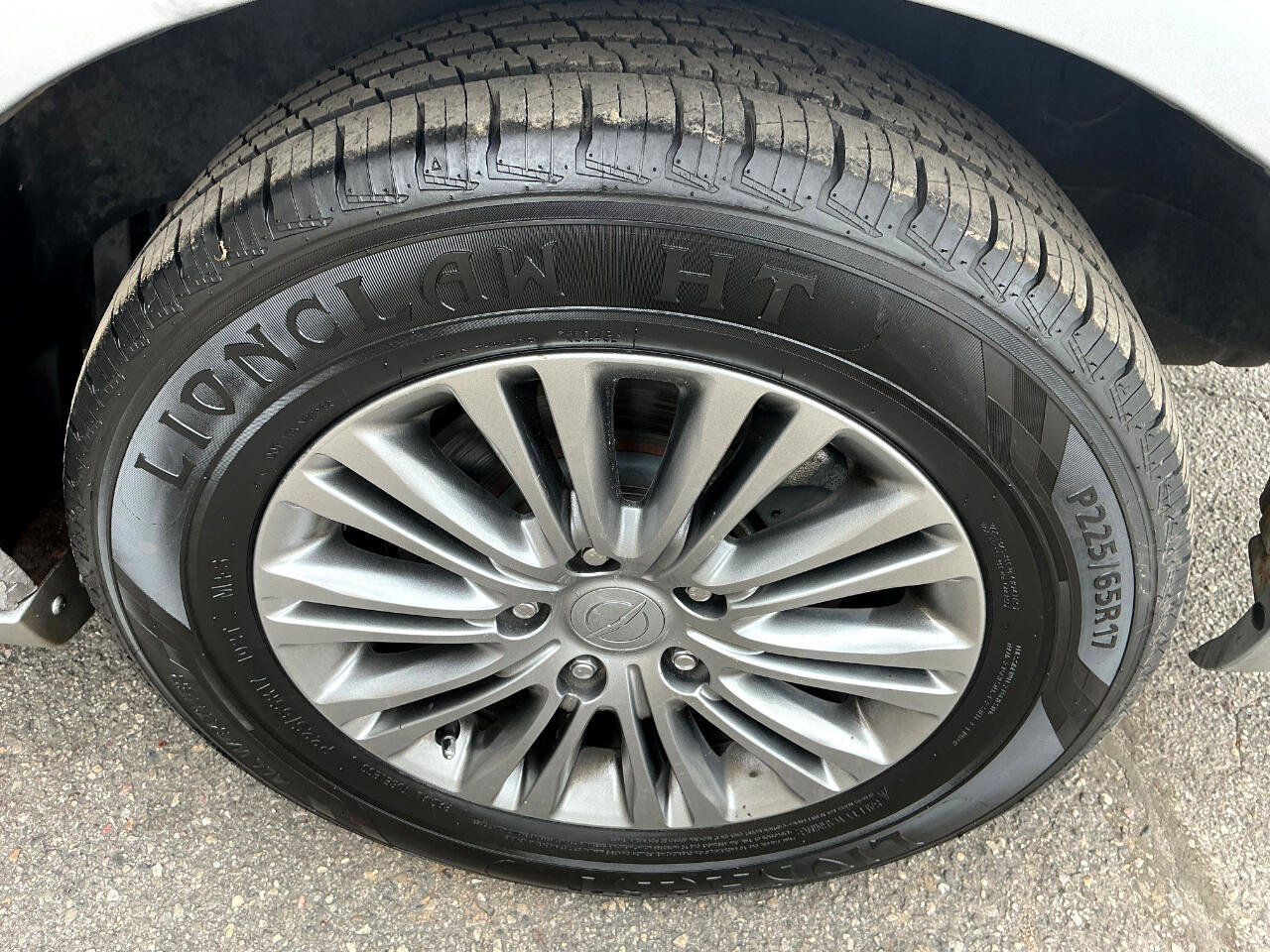 Used 2013 Chrysler Town & Country Touring-L w/ Driver Convenience Group image 23