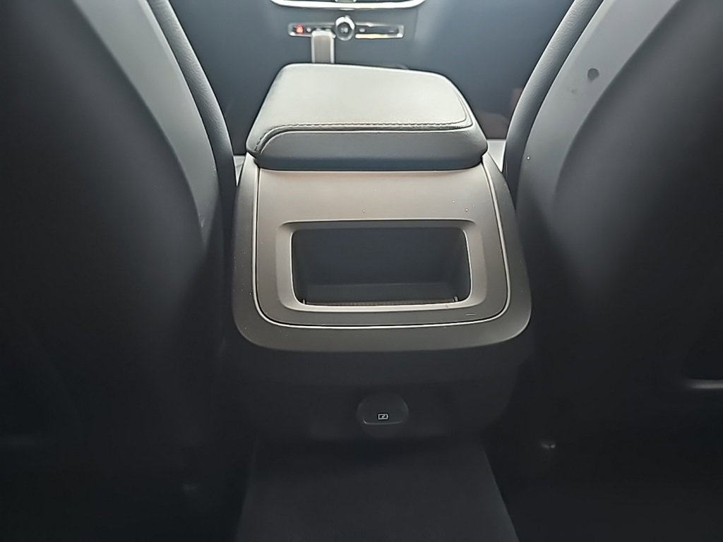 Used 2024 Volvo S60 B5 Core image 37