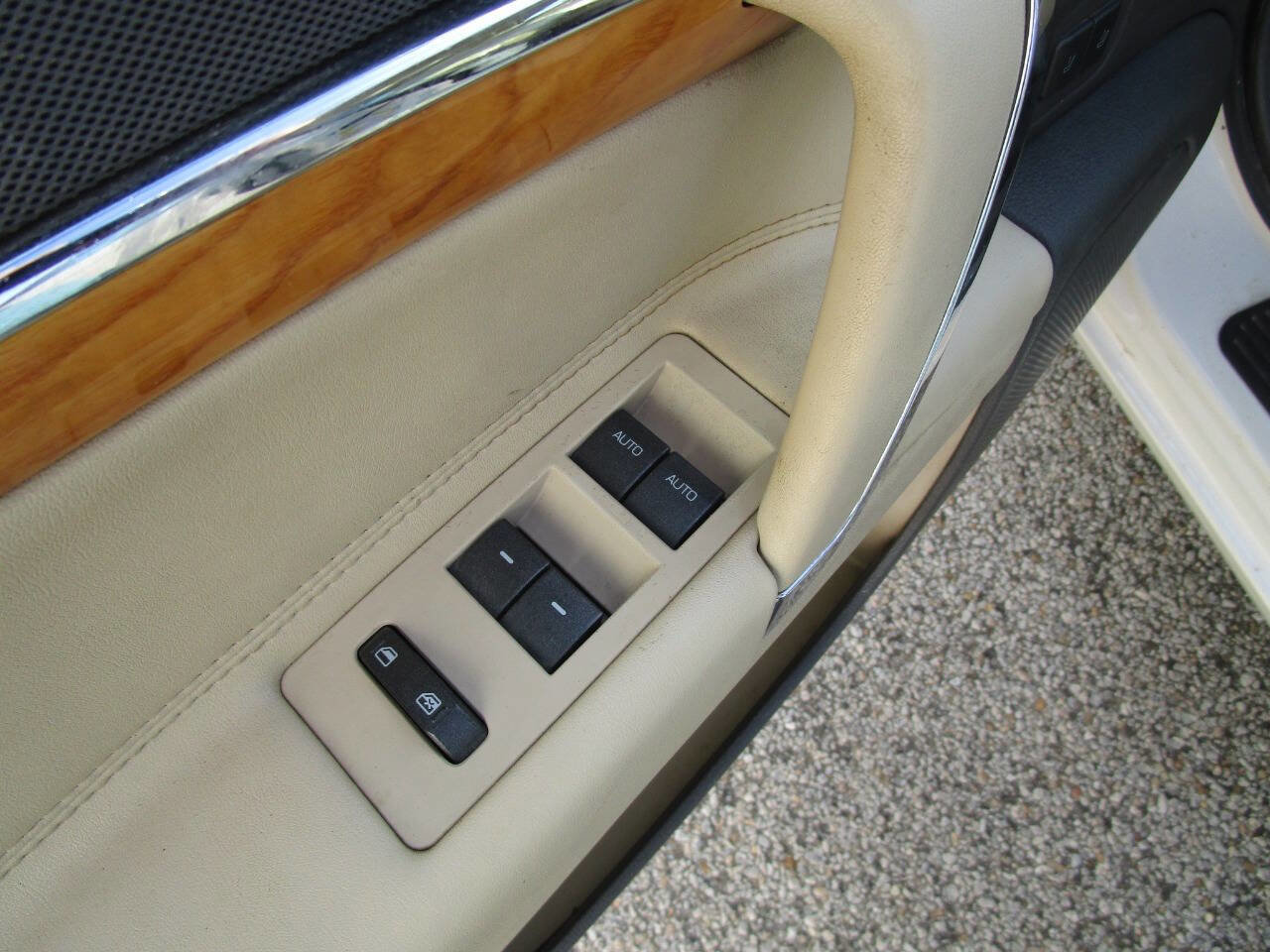 Used 2012 Lincoln MKZ image 11