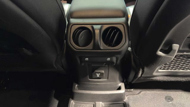 Used 2021 Jeep Wrangler Unlimited Rubicon 4xe w/ Steel Bumper Group AWD/4WD image 18
