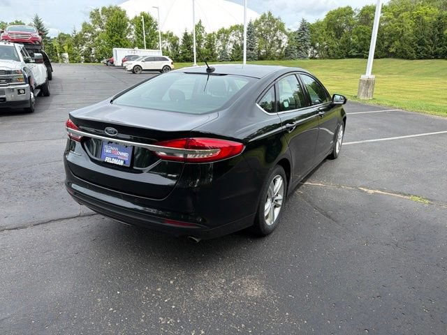 Used 2018 Ford Fusion SE w/ Fusion SE Technology Package FWD image 3