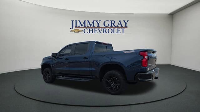 Used 2022 Chevrolet Silverado 1500 LT Trail Boss w/ LT Trail Boss Premium Package AWD/4WD image 3