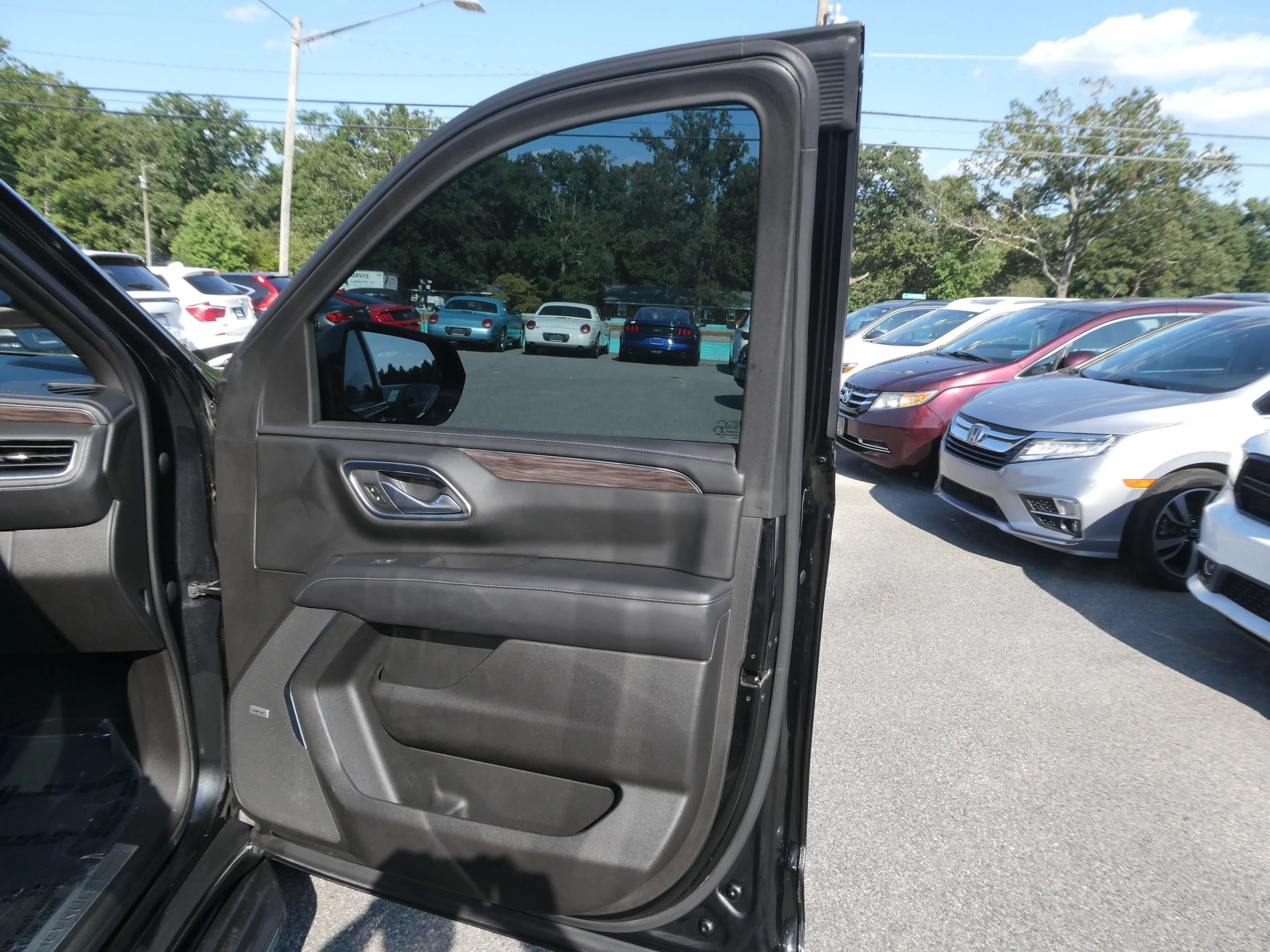 Used 2021 Chevrolet Tahoe LT AWD/4WD image 23