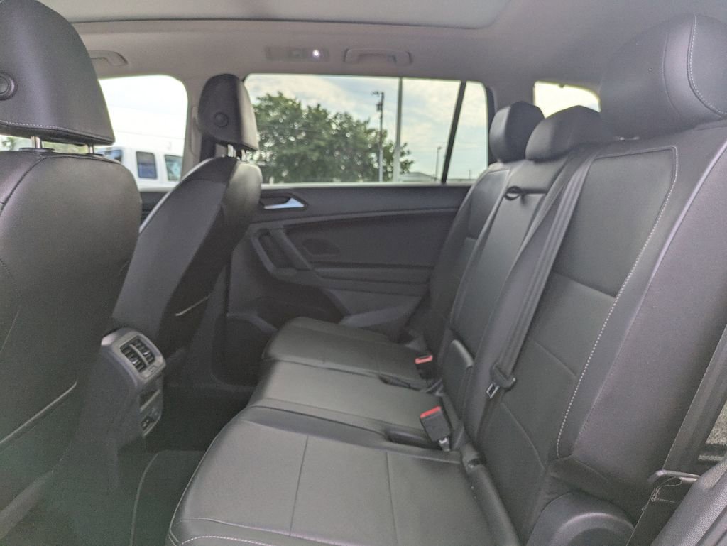 Used 2019 Volkswagen Tiguan SE w/ Panoramic Sunroof Package FWD image 14
