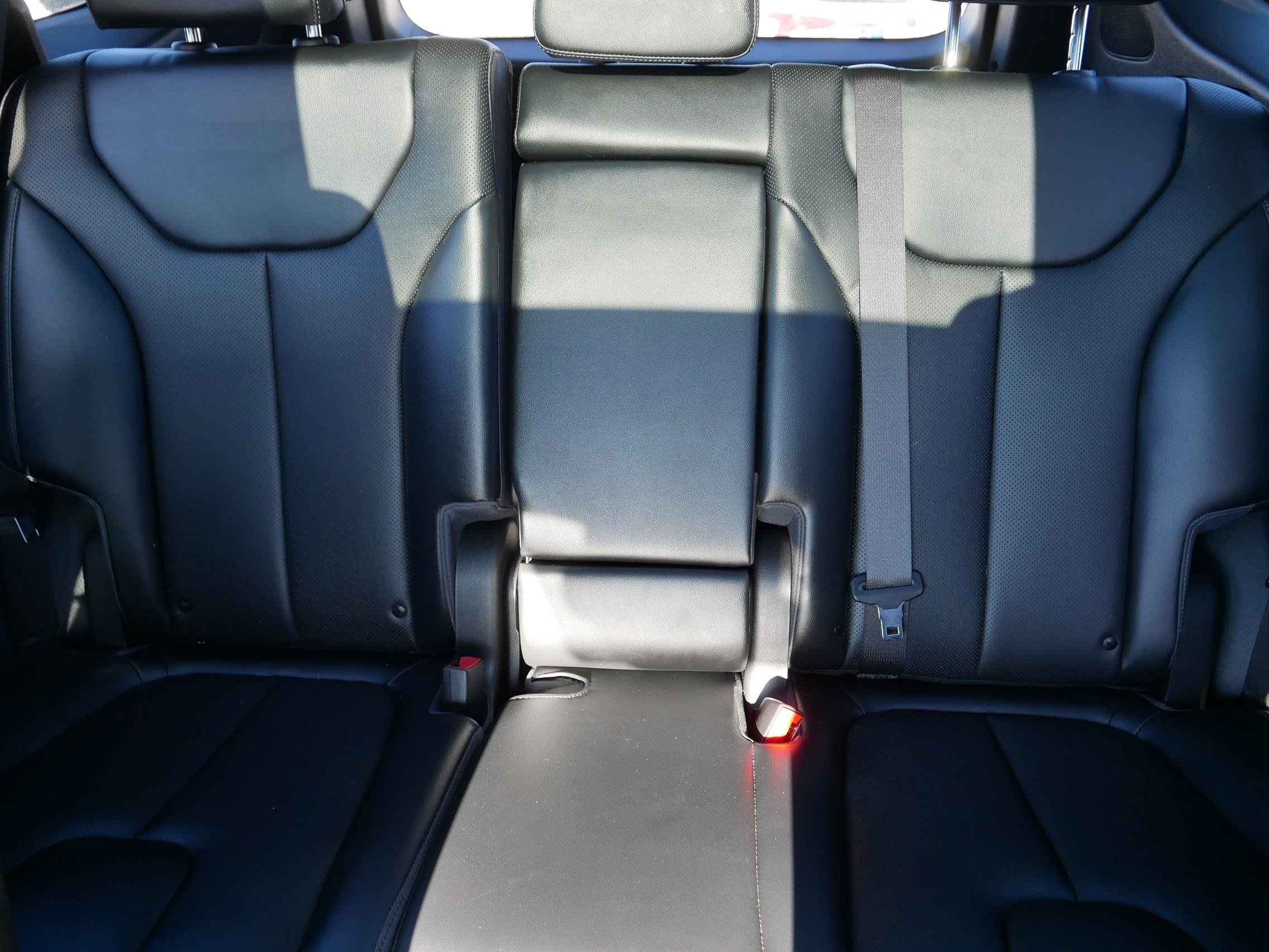 Certified 2023 Hyundai Santa Fe SEL w/ Premium Package image 13