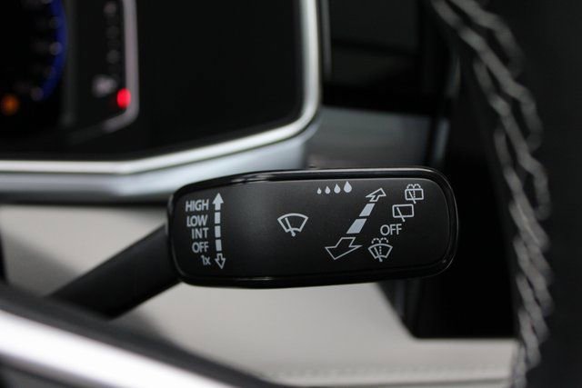 New 2025 Volkswagen Taos SEL image 13