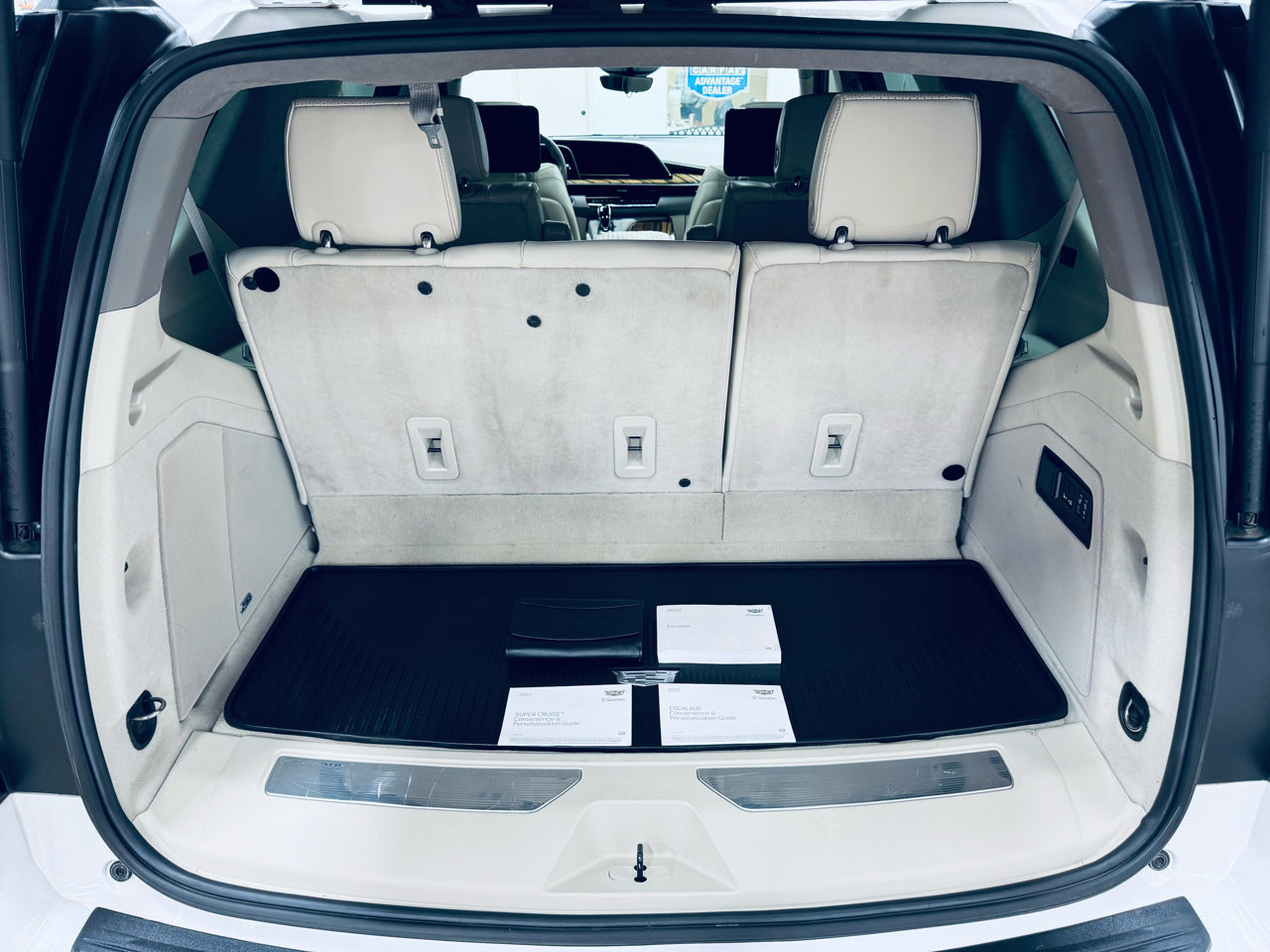 Used 2022 Cadillac Escalade Sport Platinum w/ Heavy-Duty Trailer Package image 28