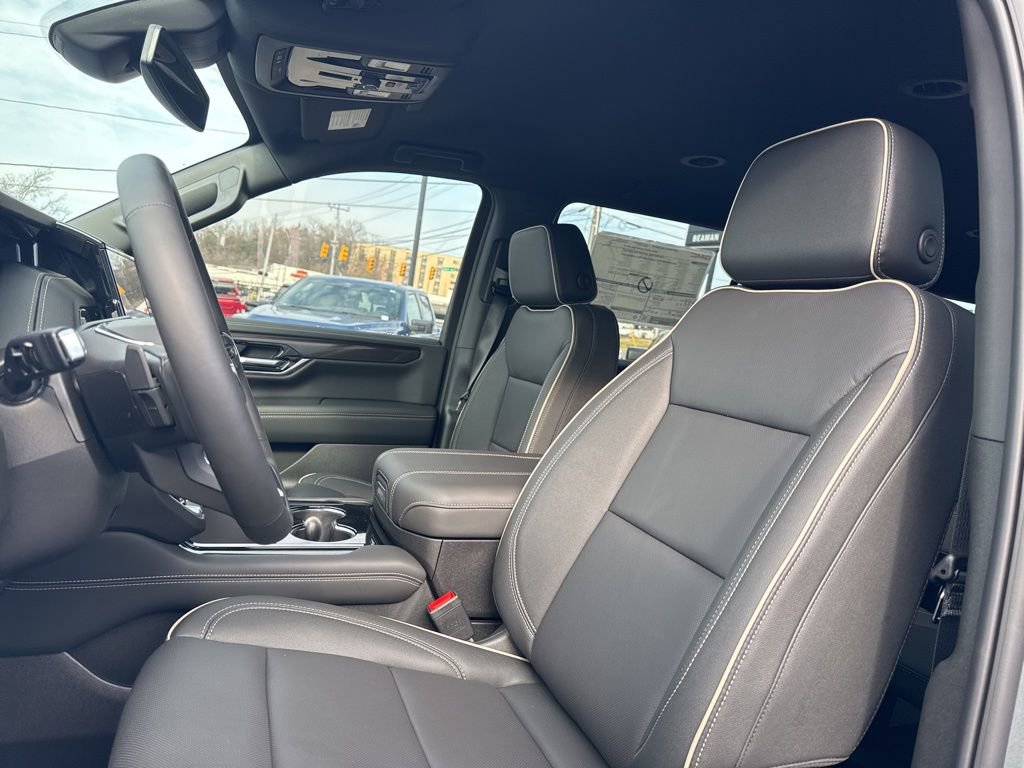 New 2026 GMC Yukon XL Elevation w/ LPO, Elevation Black Package image 19