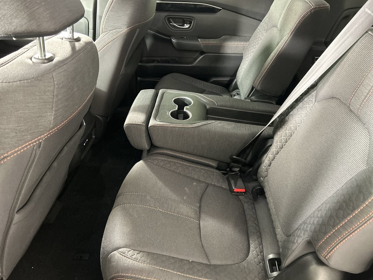 Used 2025 Honda Pilot Sport image 23