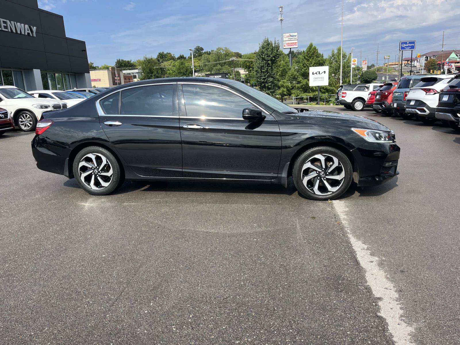 Used 2016 Honda Accord EX-L image 2