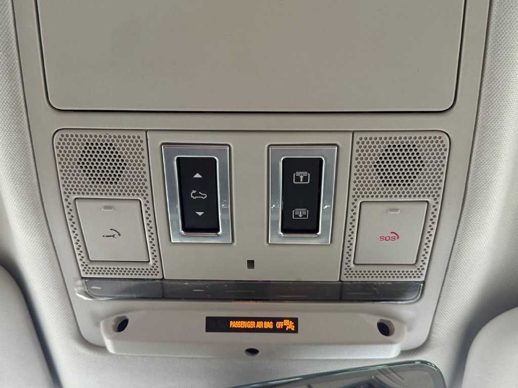 Used 2022 Land Rover Defender 110 SE AWD/4WD image 19