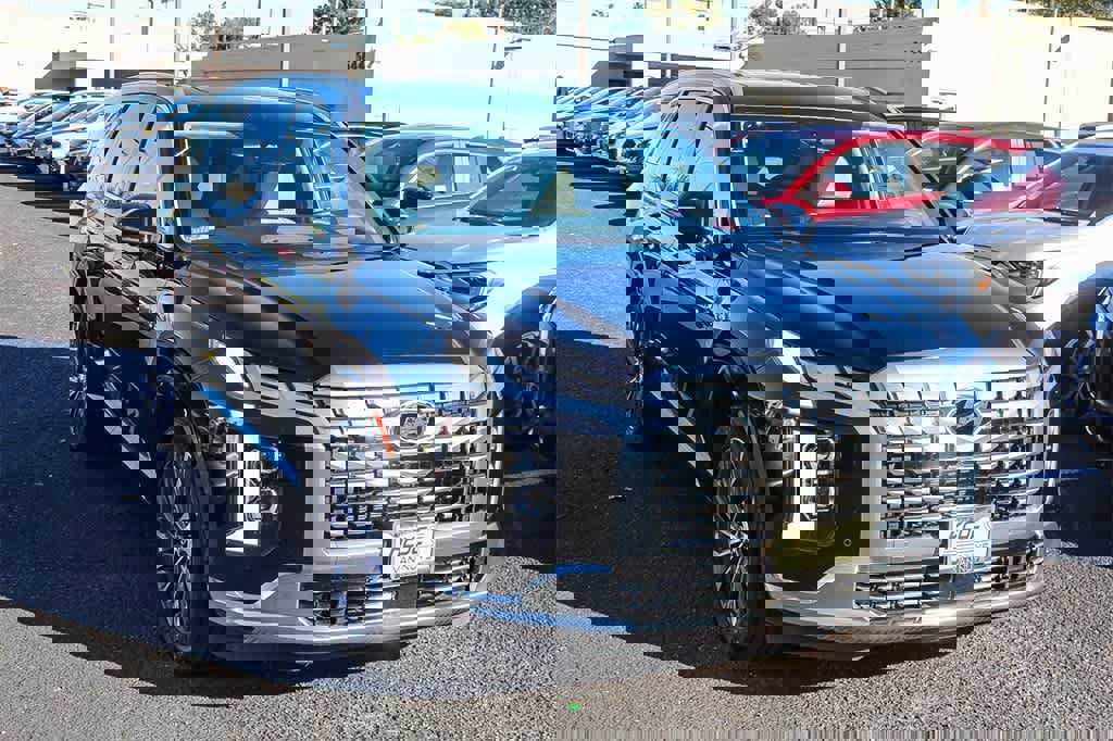 Used 2023 Hyundai Palisade Calligraphy w/ Cargo Package image 3