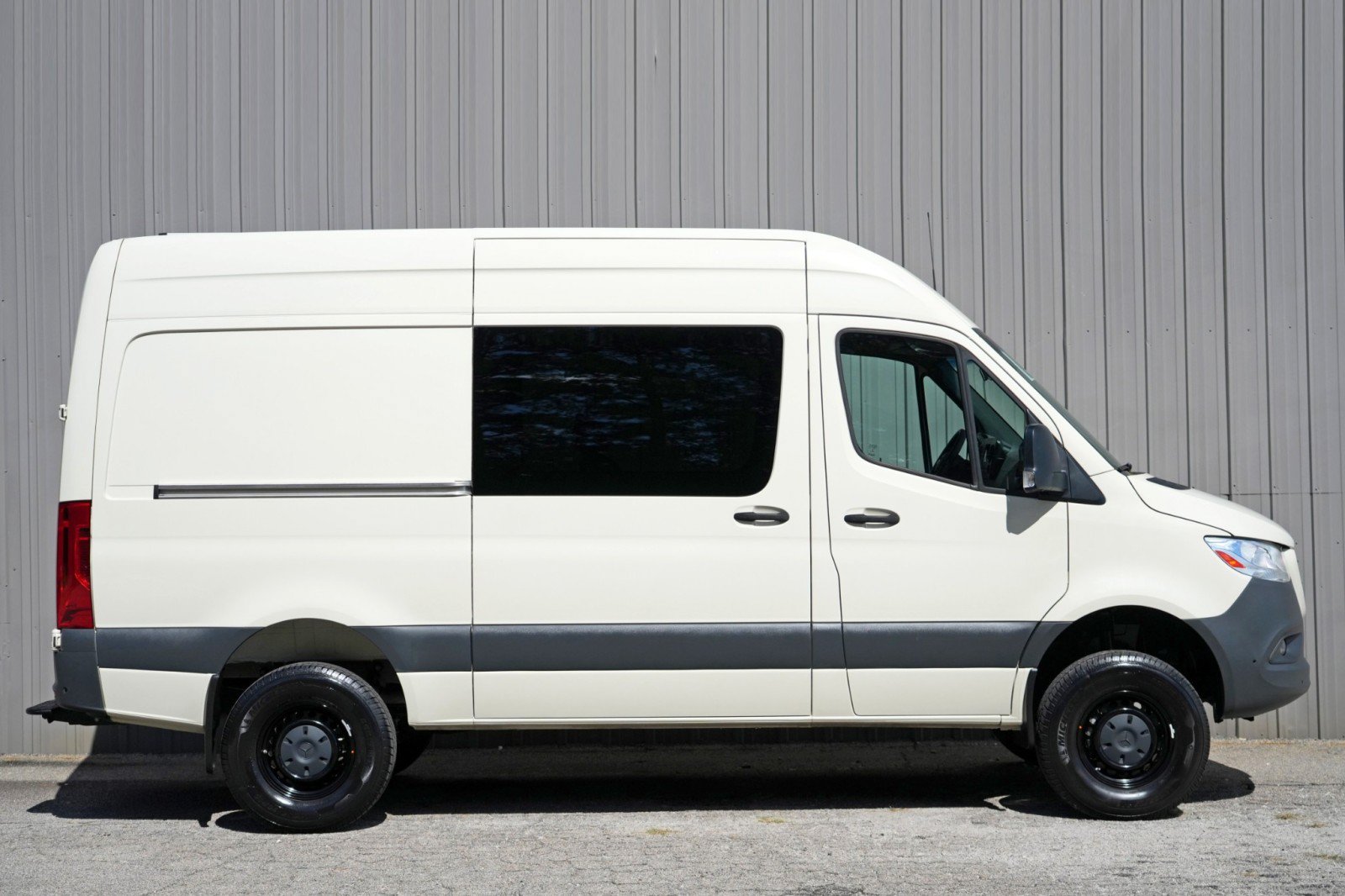 Used 2021 Mercedes-Benz Sprinter 2500 w/ Comfort Plus Package image 45
