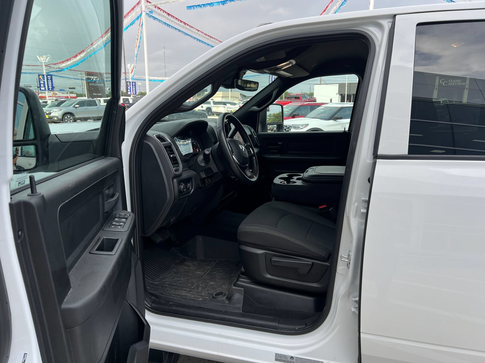 Used 2025 RAM 3500 Tradesman AWD/4WD image 9