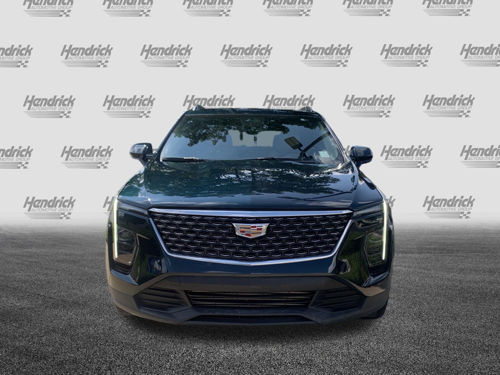 Used 2024 Cadillac XT4 Luxury w/ Cold Weather Package FWD image 3