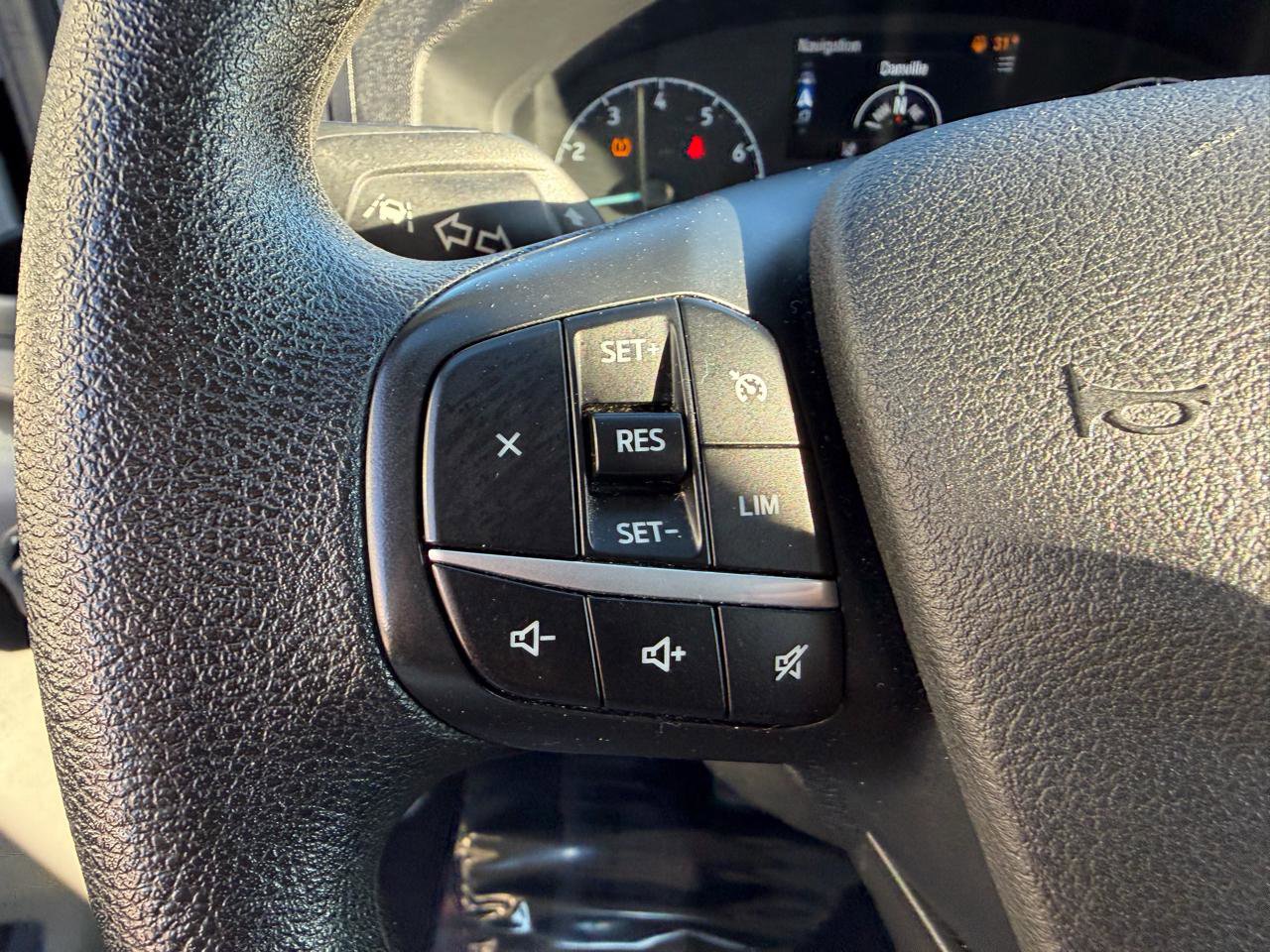 Used 2022 Ford Transit 350 XLT image 28