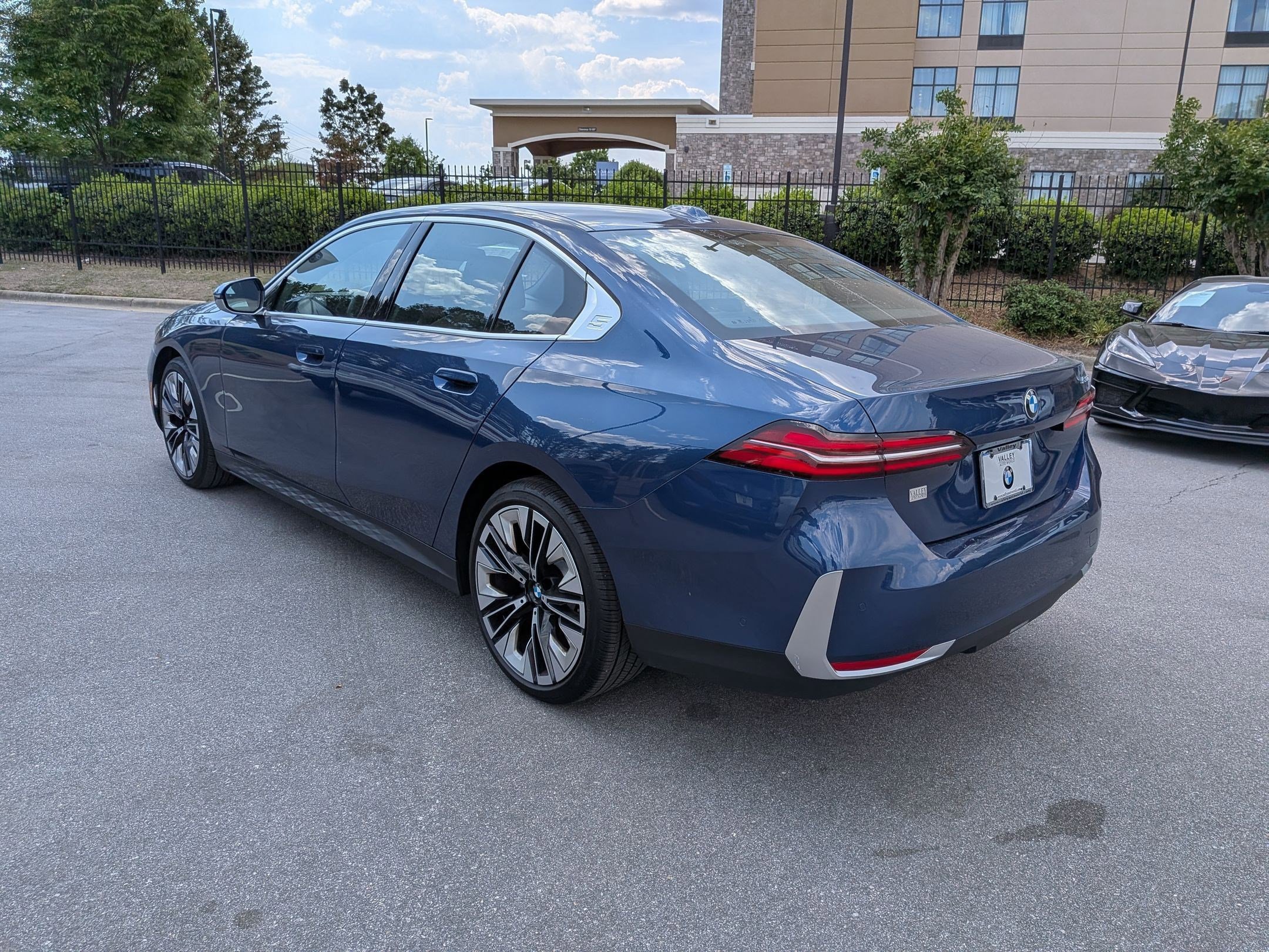 Used 2025 BMW 530i RWD image 4