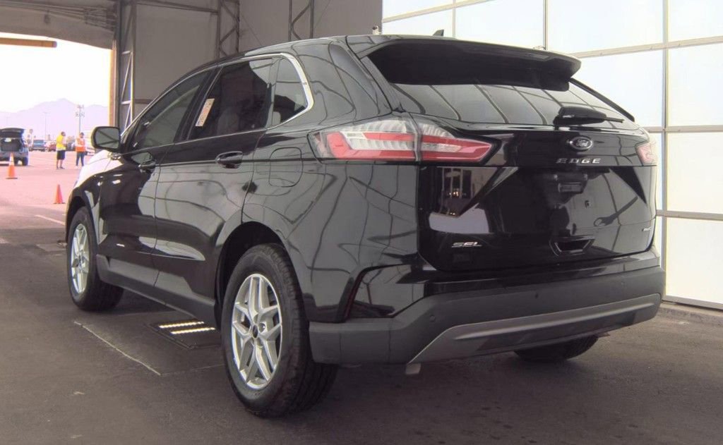 Used 2023 Ford Edge SEL image 4