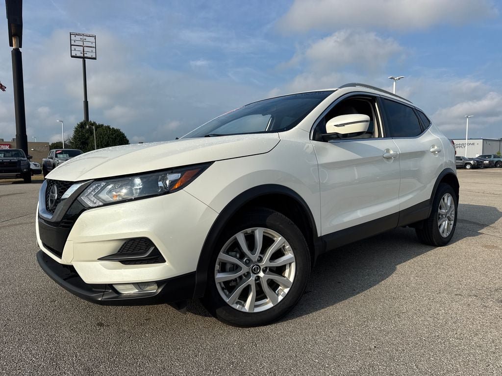 Used 2022 Nissan Rogue Sport SV FWD image 1