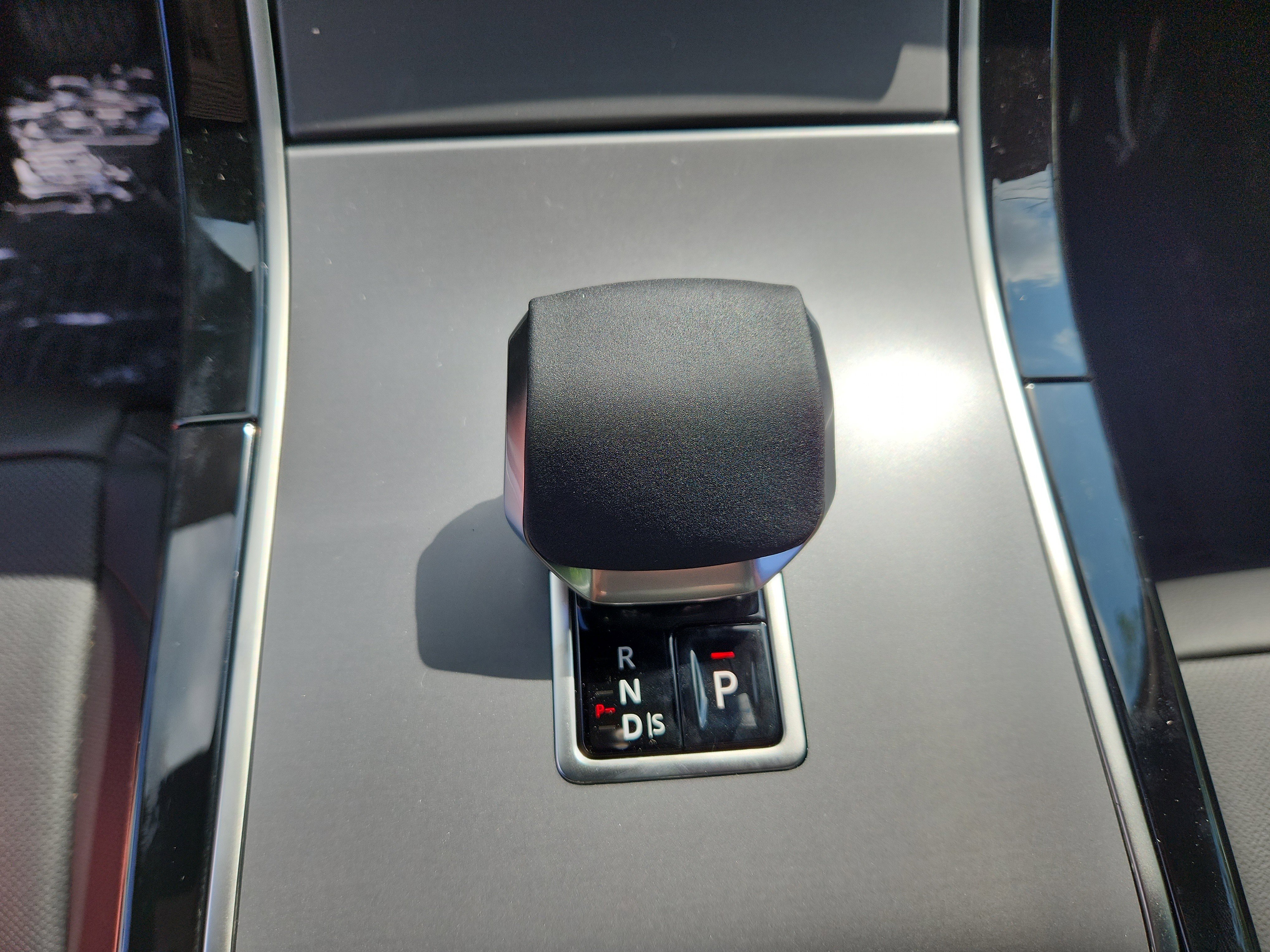 Used 2026 Land Rover Range Rover Velar S image 16