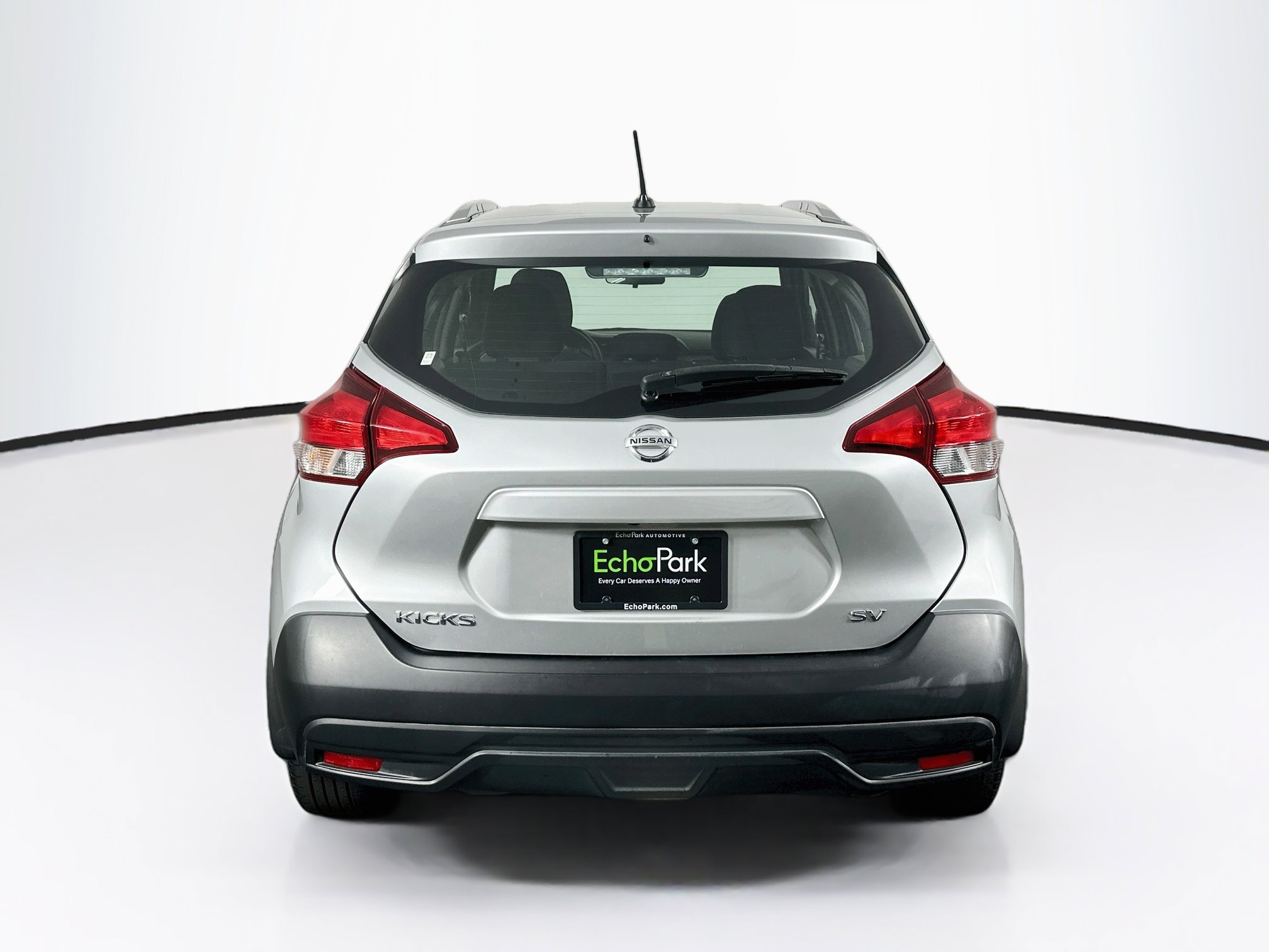 Used 2018 Nissan Kicks SV FWD image 7