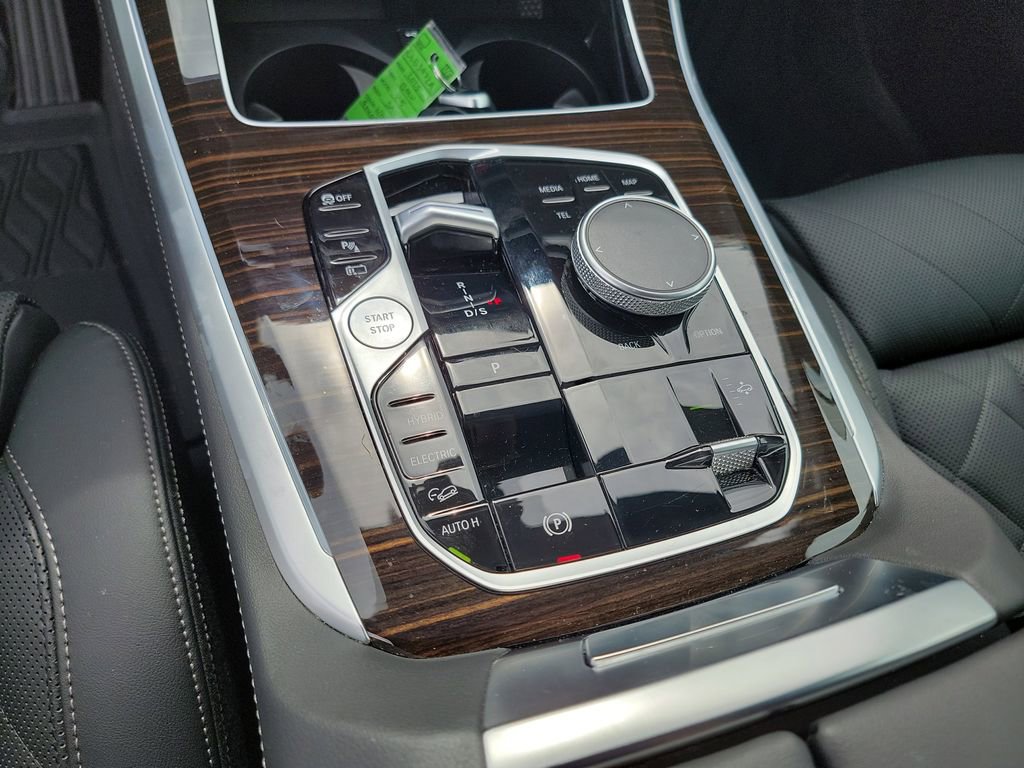Certified 2025 BMW X5 xDrive50e w/ Premium Package image 30