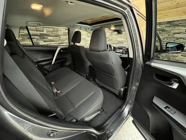 Used 2018 Toyota RAV4 XLE AWD/4WD image 40