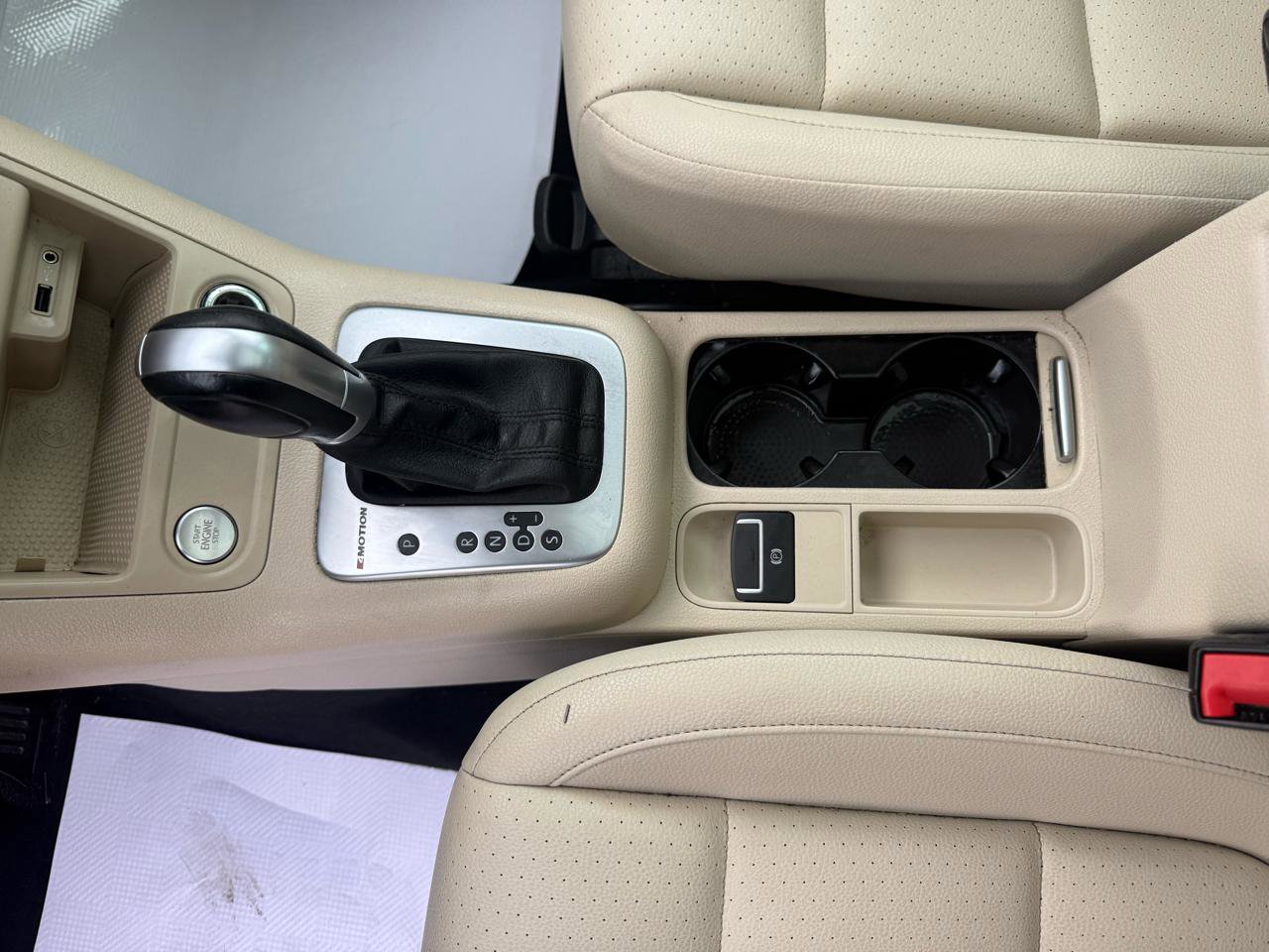 Used 2016 Volkswagen Tiguan SE image 25