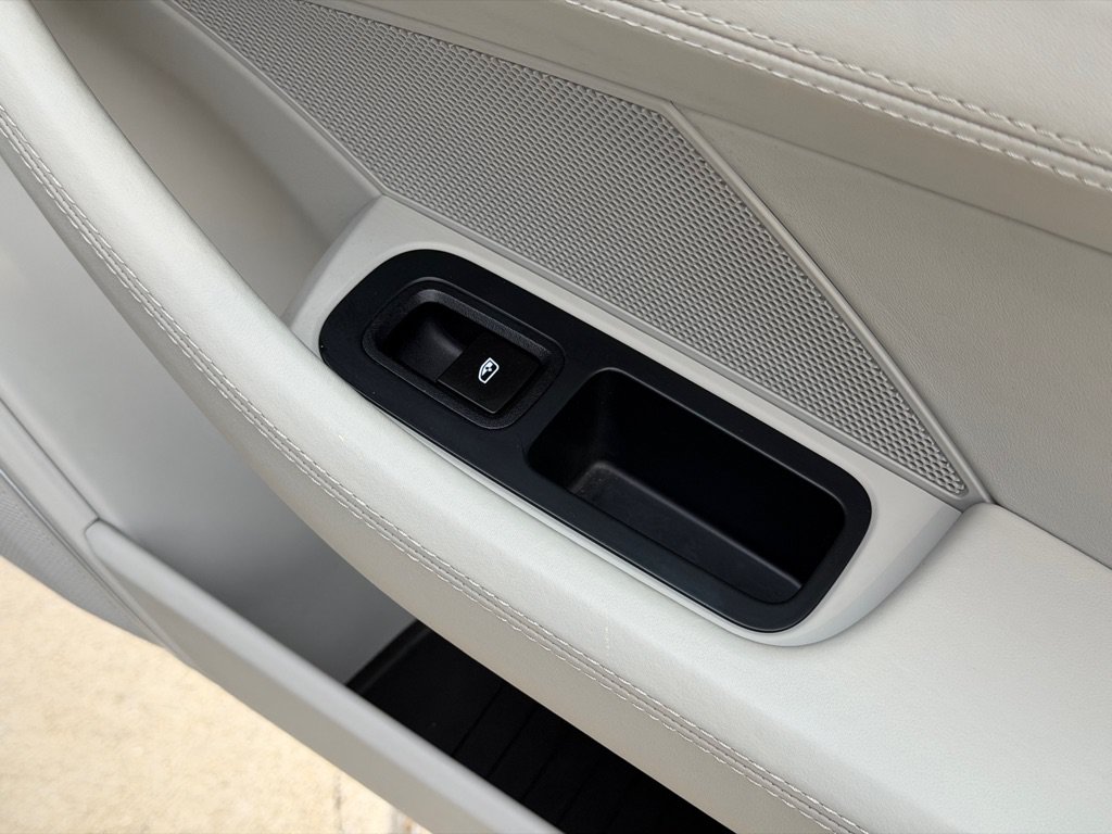 Used 2023 Porsche Panamera 4 Platinum Edition AWD/4WD image 65