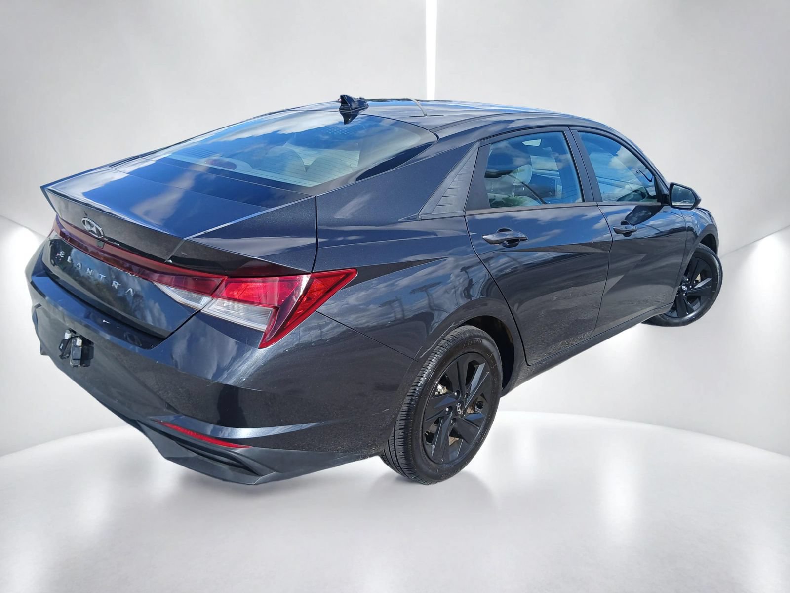 Used 2023 Hyundai Elantra SEL FWD image 6