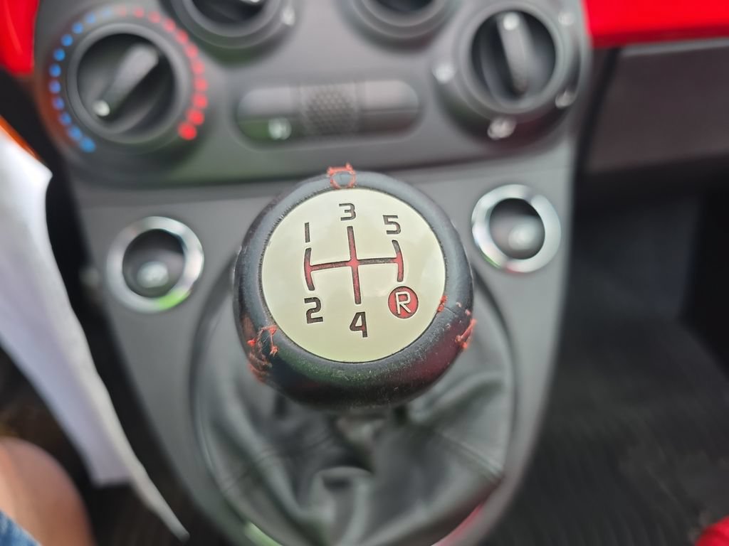 Used 2013 FIAT 500 Abarth w/ Beats Audio Pkg FWD image 18