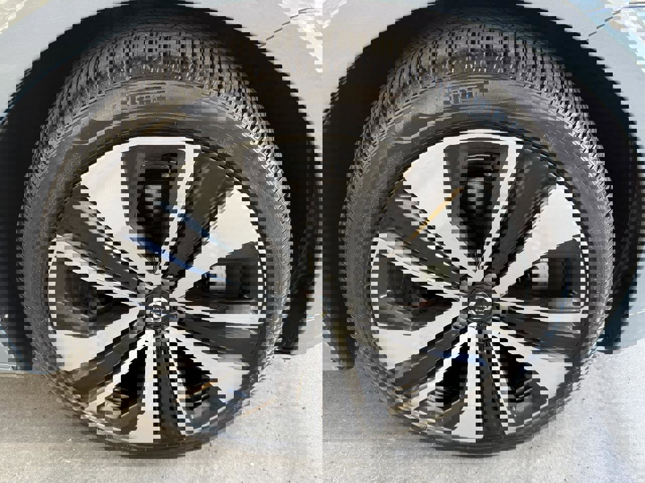 Used 2023 Volvo S60 B5 Ultimate w/ Climate Package image 49