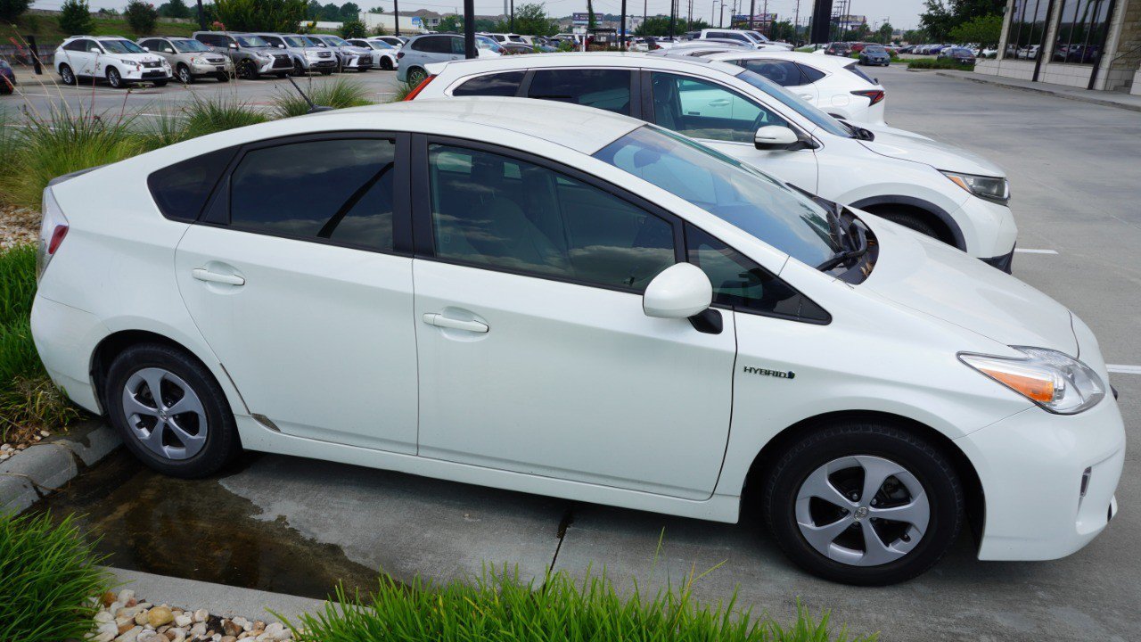 Used 2012 Toyota Prius Three FWD image 4