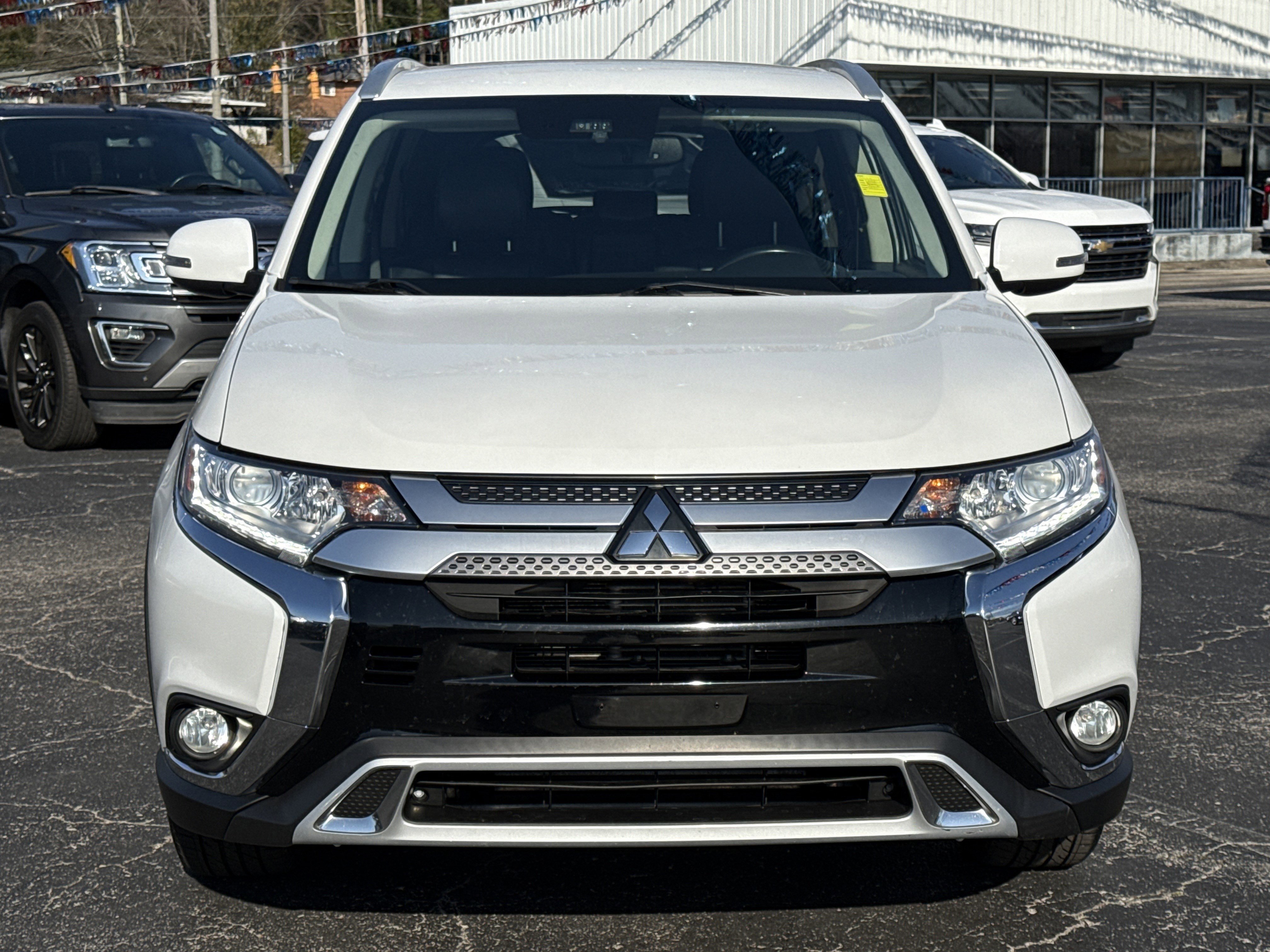 Used 2020 Mitsubishi Outlander AWD image 2